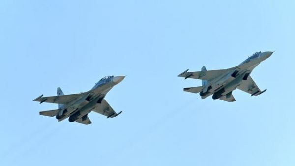 Российские Су-27 перехватили бельгийский F-16 в небе над Балтийским морем