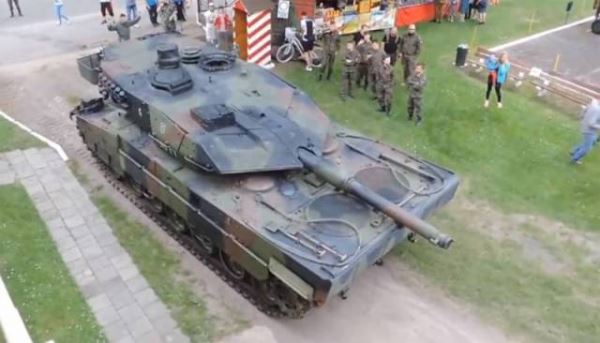 Польские комментарии: В РФ проводятся масштабные учения, а нашим танкистам предлагают учиться на симуляторах