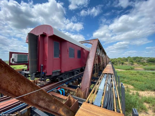 Крюгер Шалати: поезд-отель на мосту над рекой в Африке (9 фото)
