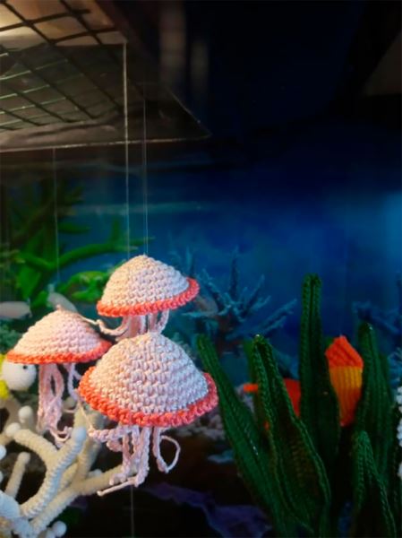 Навязала. Красочный аквариум от любительницы вязания (7 фото)