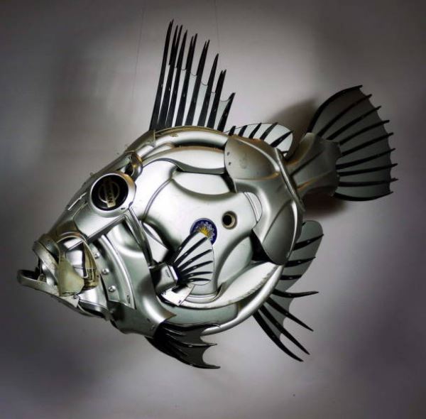 Британский художник превращает металлолом в потрясающие скульптуры животных (23 фото)