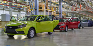 АвтоВАЗ приостановит производство автомобилей в Ижевске