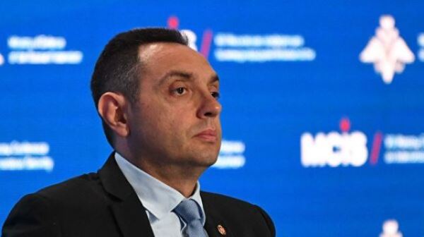 Шойгу поговорил по телефону с министром обороны Сербии